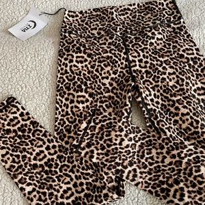 Zyia active cheetah legging 7/8